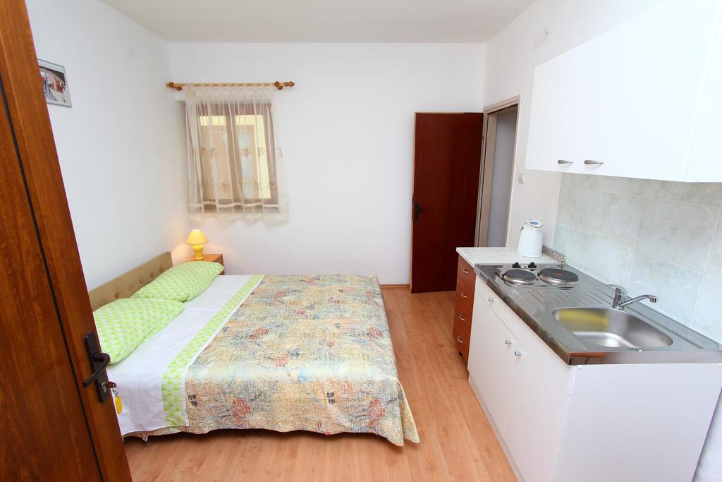 Apartments Antolovic Rovinj Room photo