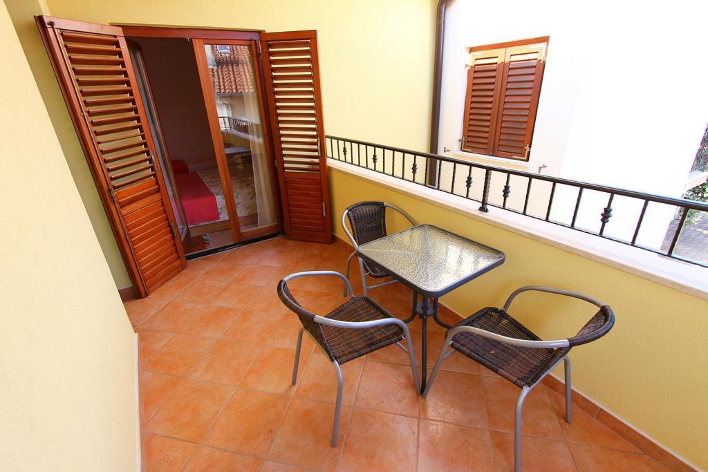 Apartments Antolovic Rovinj Room photo